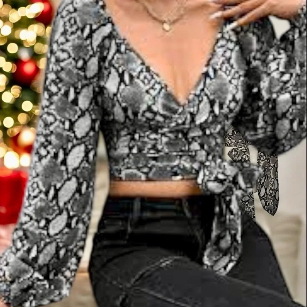 SHEIN Top Blouse Gray Deep V Reptile Print Bishop Sleeve Crop Wrap Tie Size L 🍭 - Picture 15 of 15